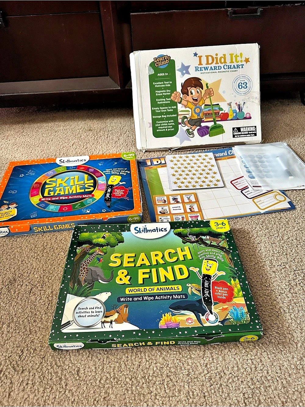 Skillmatics Search & Find World of Animals Write and Wipe Activity Mats Activity
